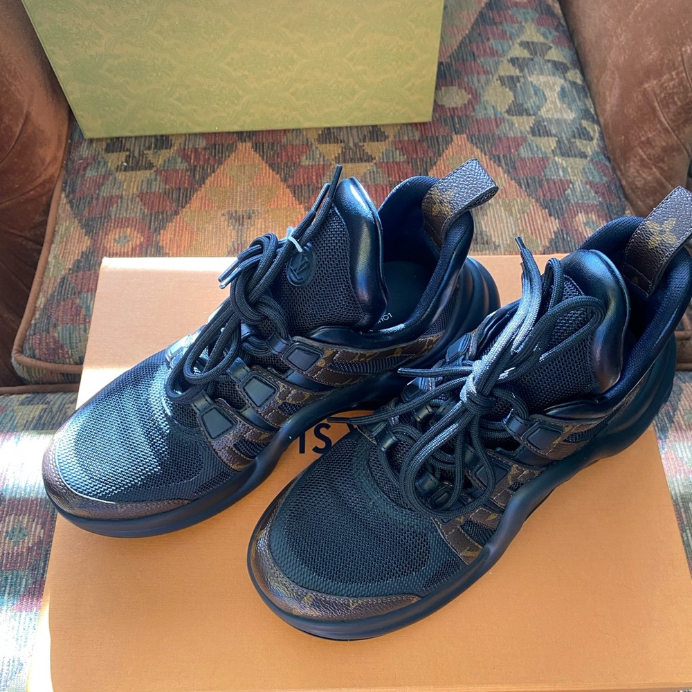 Louis Vuitton sneakers, Women's Size 8, Black anf Brown - Picture 2 of 4